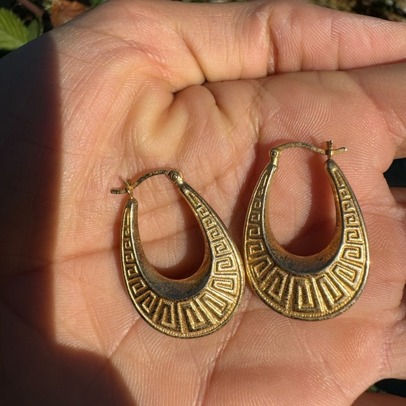 Beautiful 14kg hoop earrings - Picture 3 of 5